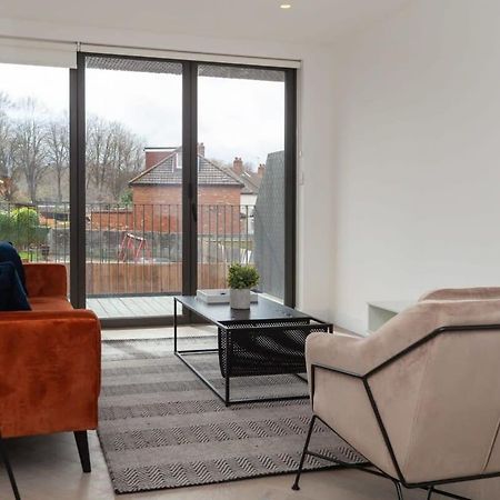 Modern 2 Bedroom Apartment In Wimbledon Londýn Exteriér fotografie