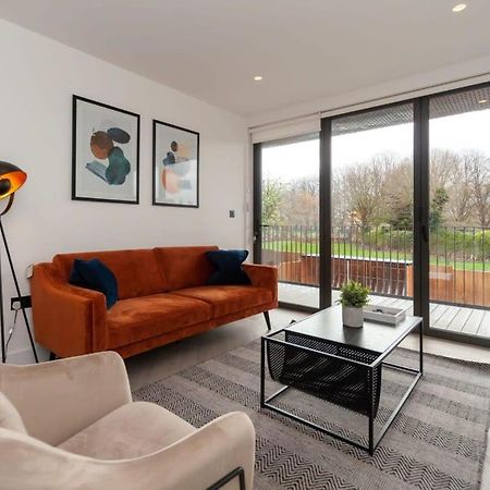 Modern 2 Bedroom Apartment In Wimbledon Londýn Exteriér fotografie