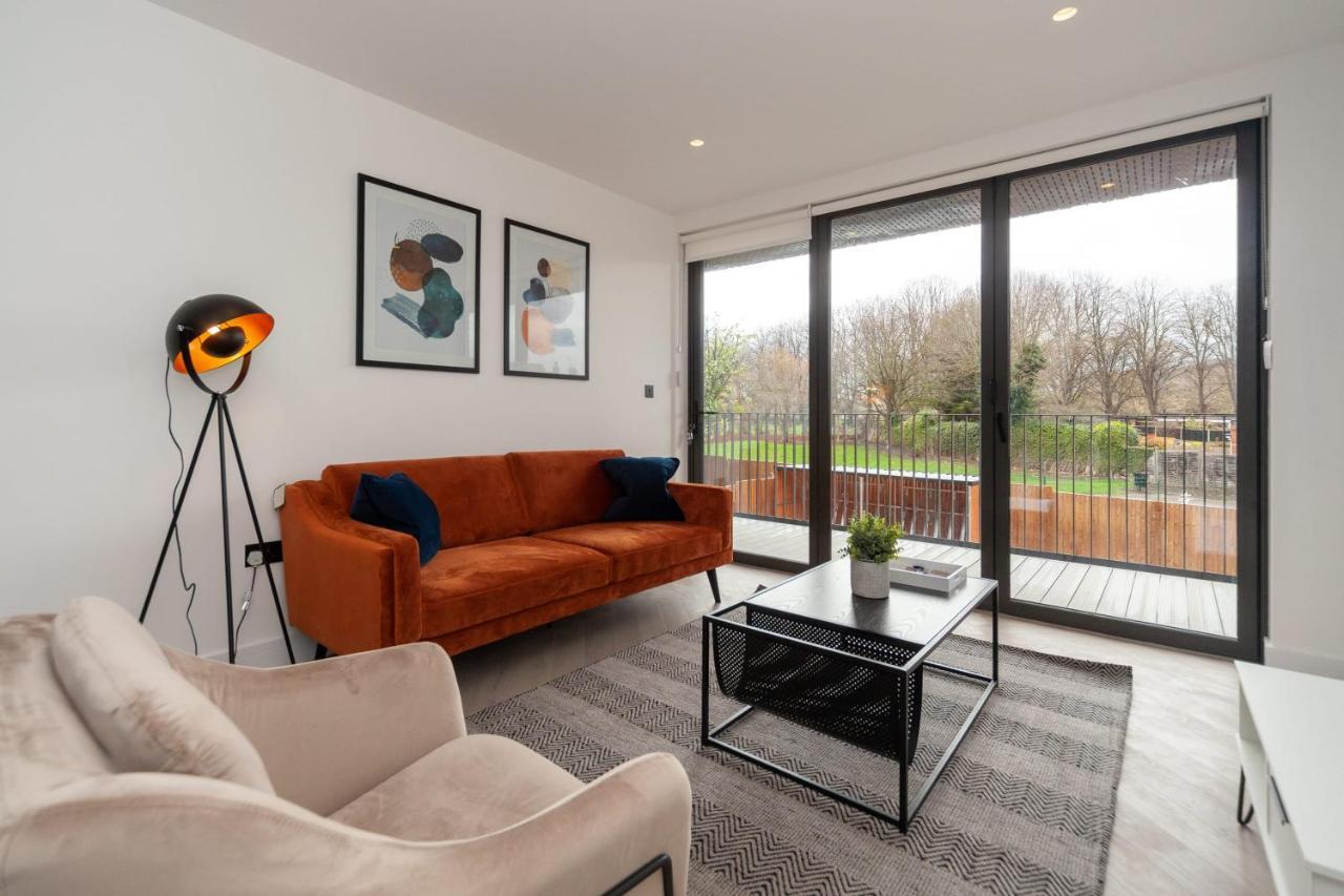 Modern 2 Bedroom Apartment In Wimbledon Londýn Exteriér fotografie