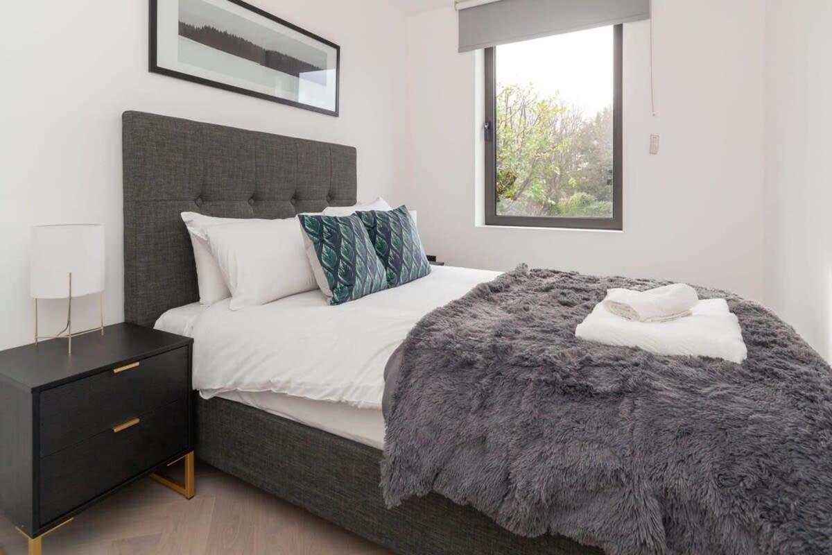 Modern 2 Bedroom Apartment In Wimbledon Londýn Exteriér fotografie
